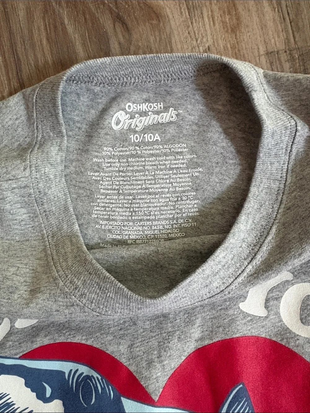🆕 🦈 ❤️Children's Gray Long-Sleeve Shark Graphic Tee
